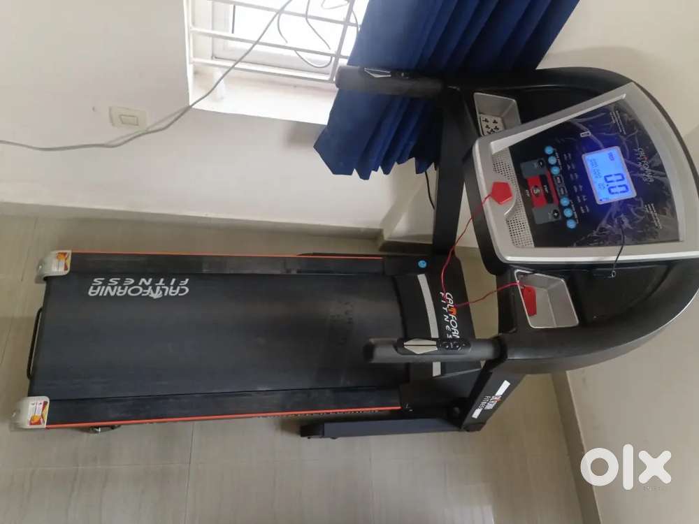 Well maintained 1 year old California fitness thread mill