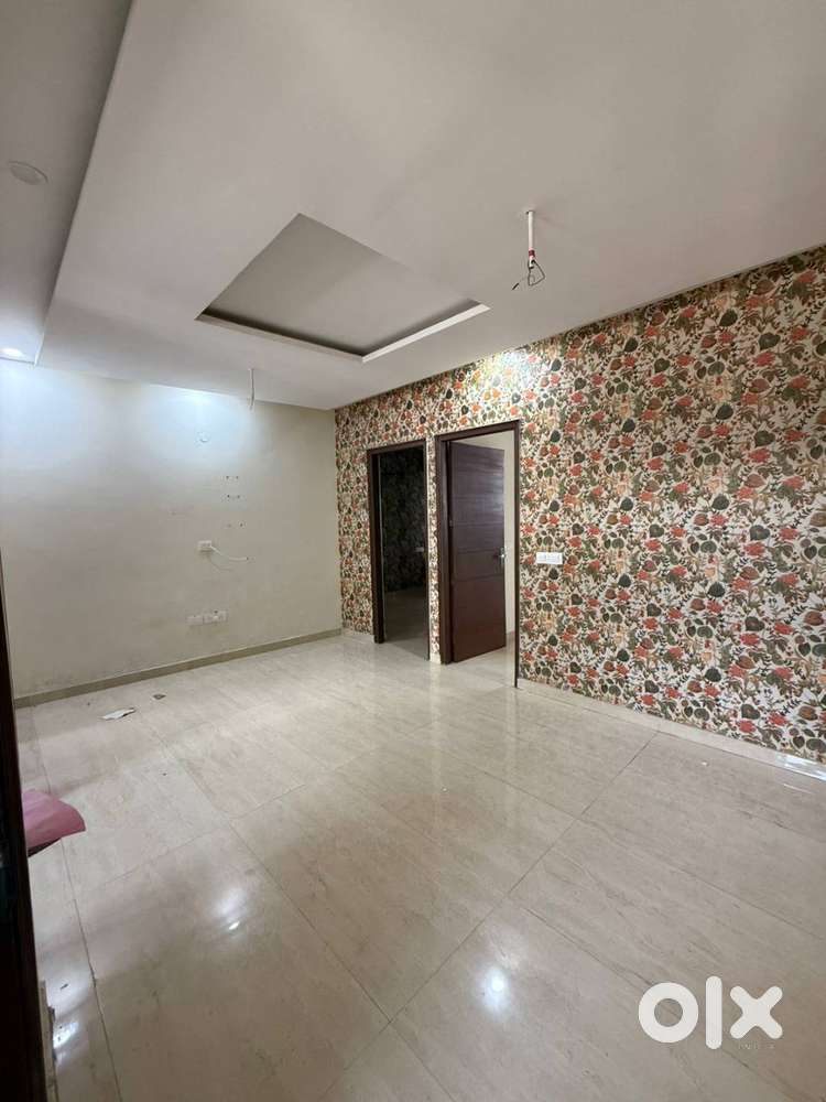 3BHK METRO TOWN 110 GAJ 3RD FLOOR 52 LAKH
