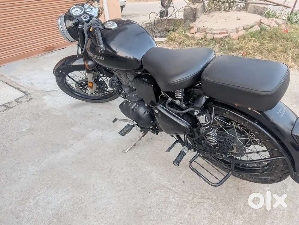 Bike 2021 model classic 21000 km run first owner