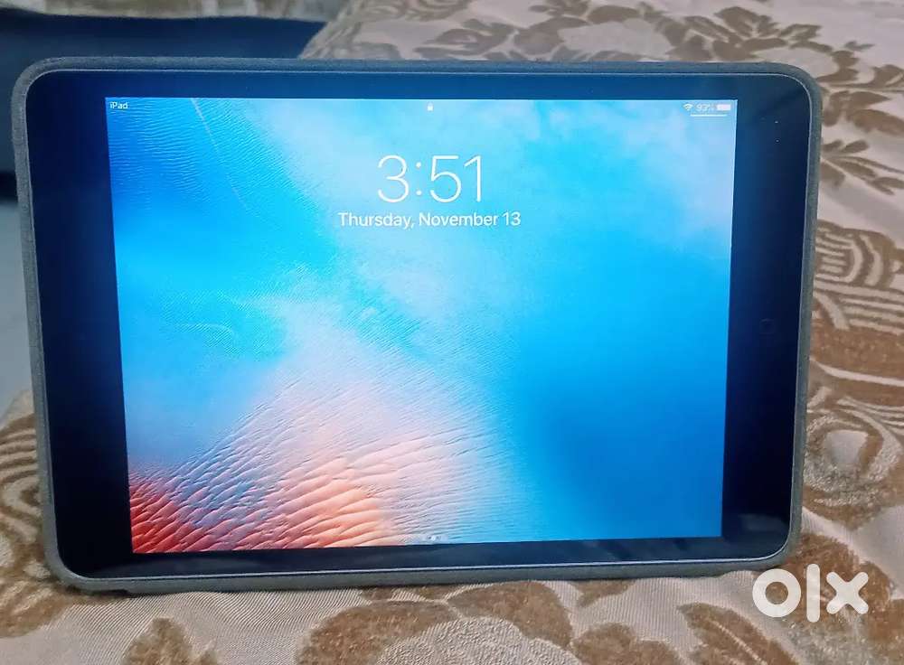 Apple Mini 2 (grey - 2013 model) with smart folio cover