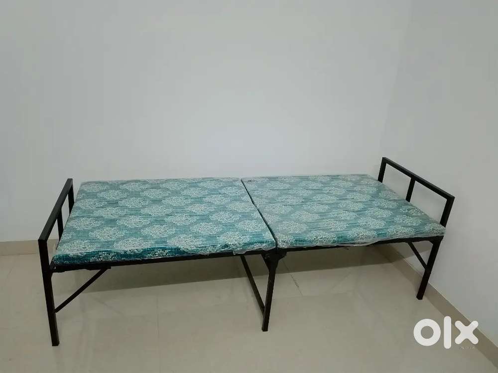 Folding Bed with Foam