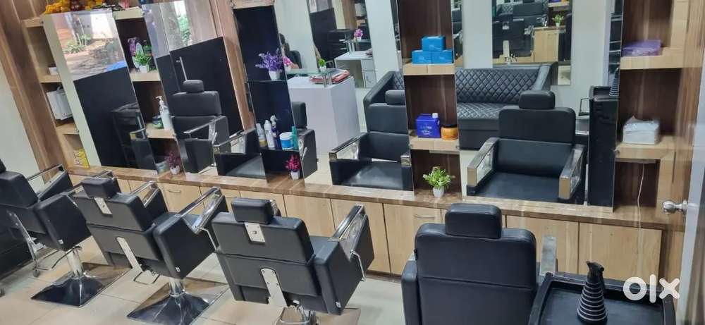 Fully furnished salon for salon