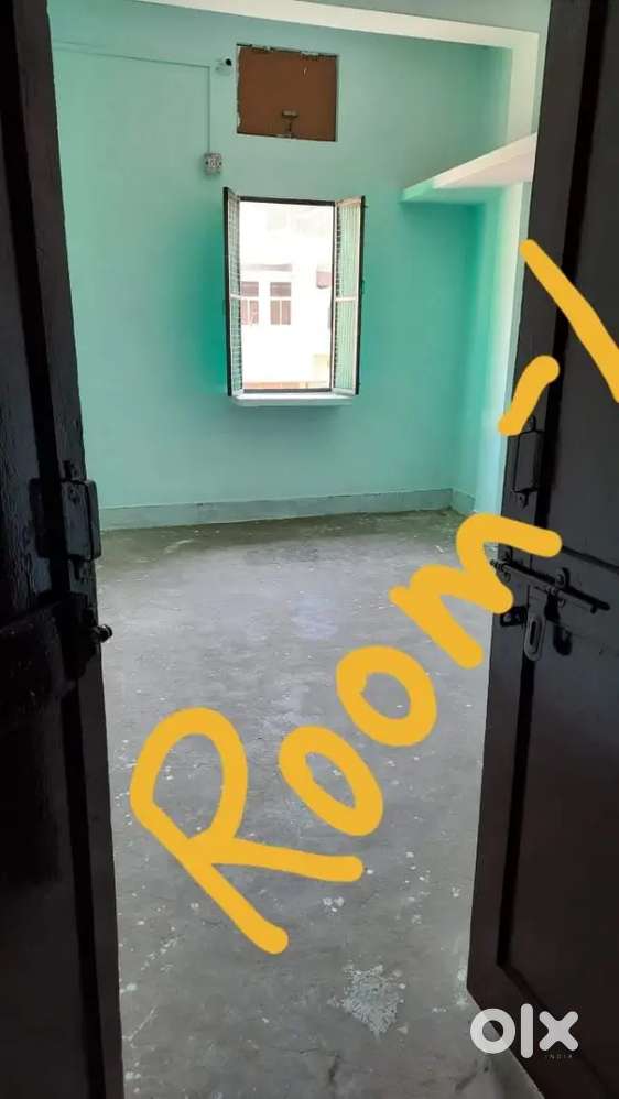 Behind Priti hospital for family only.