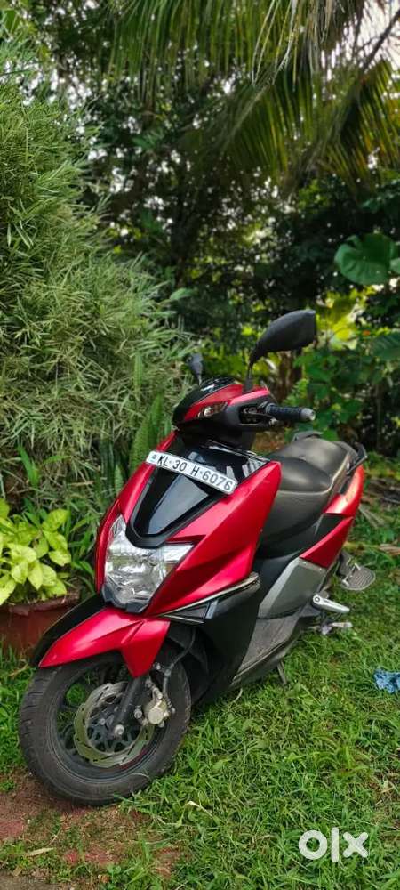 Tvs ntorq 125 2020 model good condition black and red colour