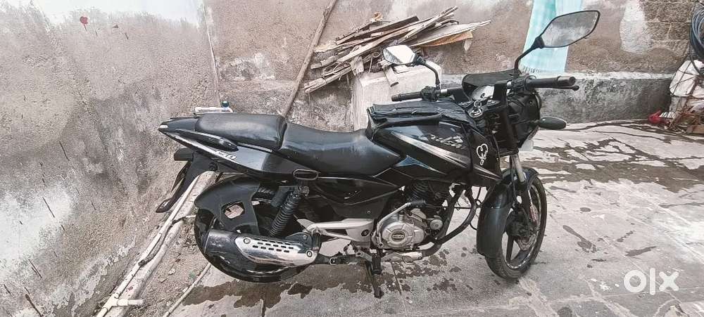2015 model pulsar 150 good condition back tyre 80 % front tyre 30 %