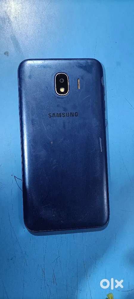 Samsung j4 4G phone