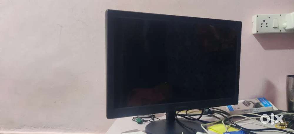 Zebronics (Zebster) 19 inch hd monitor