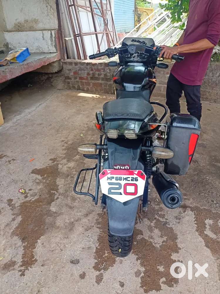 Bajaj pulsor 180 cc Bike good condition.
