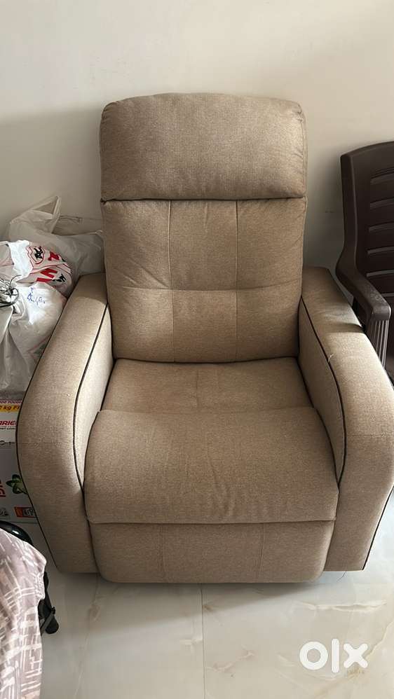 RECLINER CHAIR - LESS USED