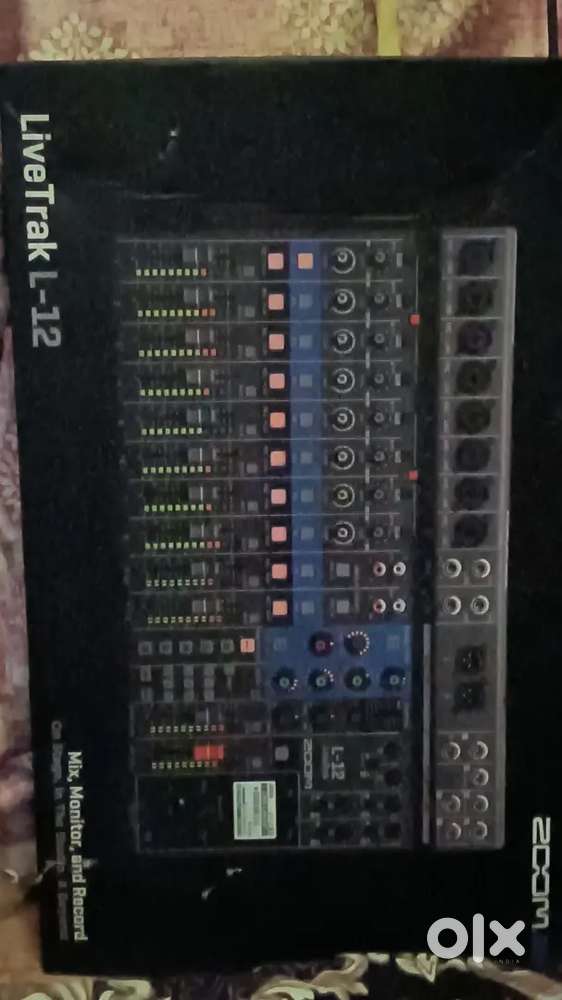 Livetrak L-12