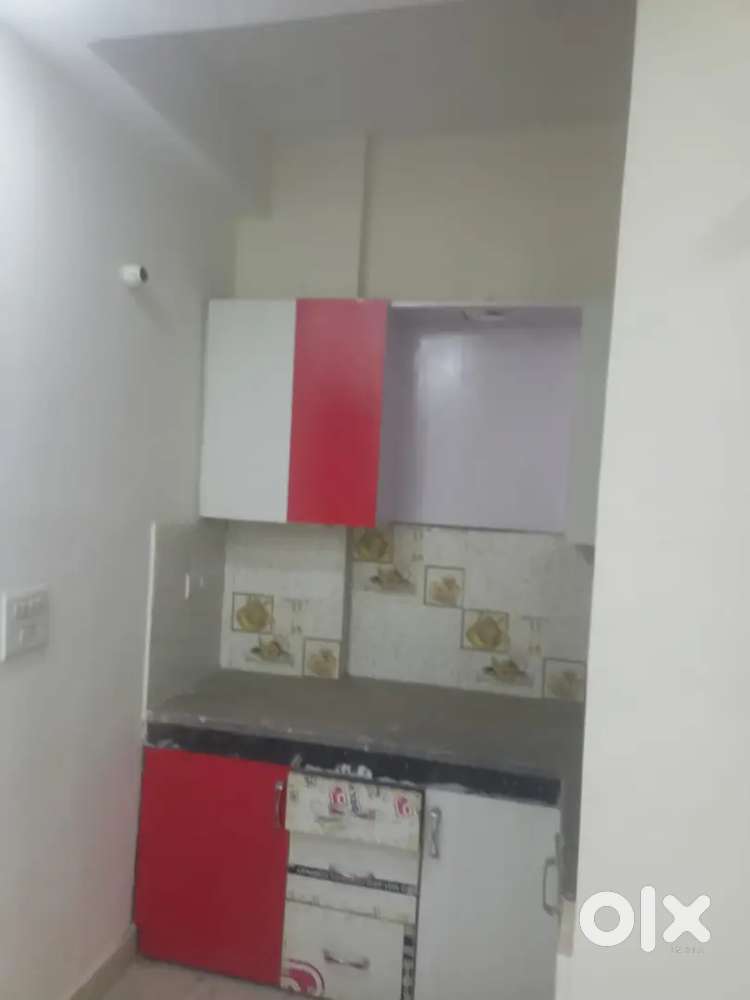 2 bhk Sami furnished flat 950 sqft ready flat