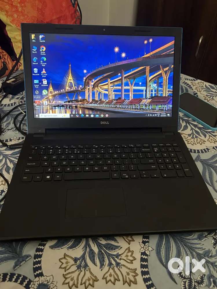 DELL Inspiron i3 5th gen 4gb RAM 1TB HDD