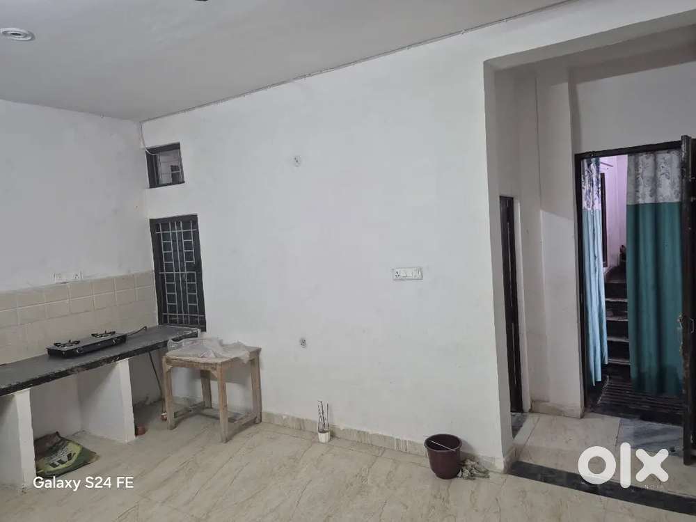 1BHK Flat for Rent Near Transport Nagar
