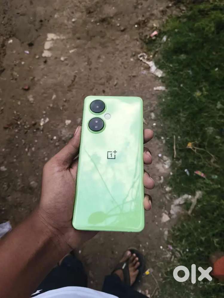 new phone with no scratch need urgent money