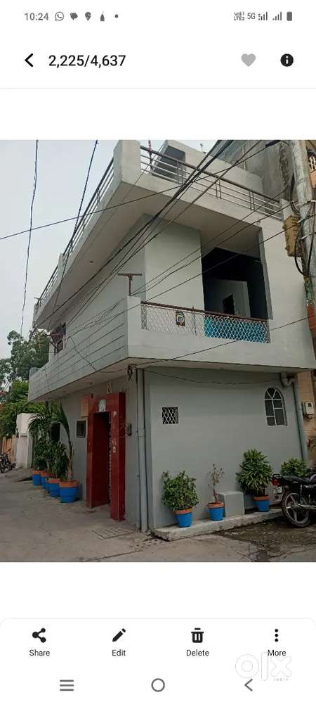A very good condition house . situated on corner. 2 Street house