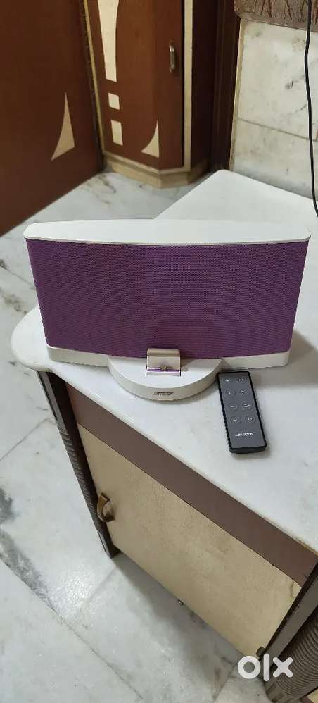 Bose sound dock series 3 with remote & adeptor