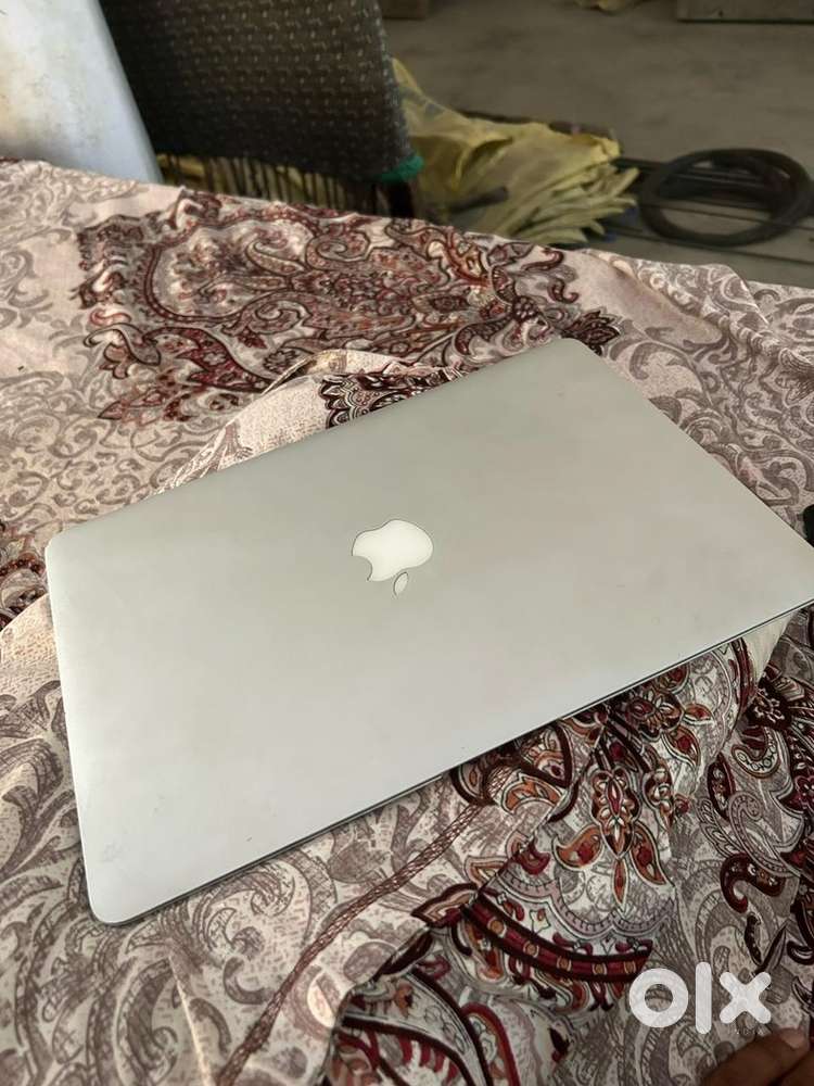Macbook air 2017 model