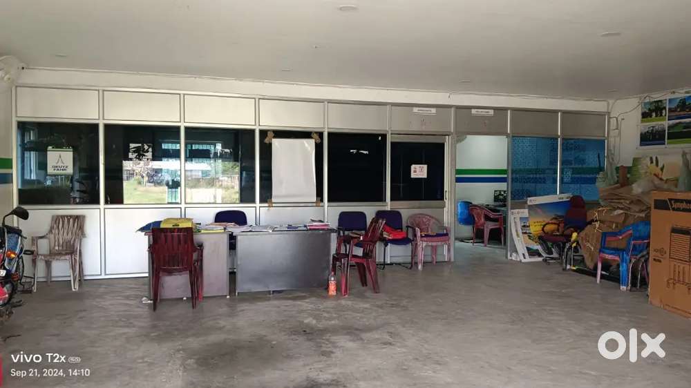 Office,showroom,godown  for rent and a service area backside