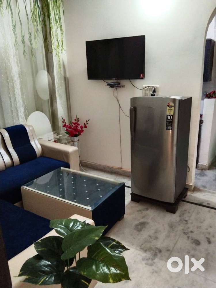1 BHK fully furnished luxury flat with lift and 200 free units