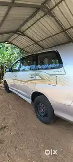 Toyota Innova 2012 Diesel 125000 Km Driven