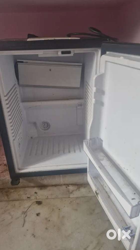 Mini fridge