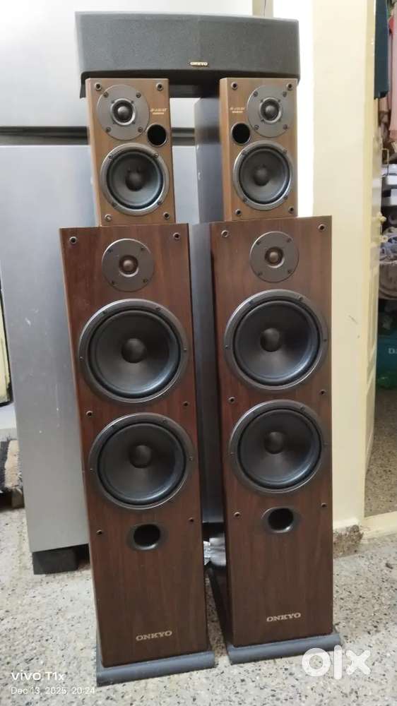 Home theatre 5.0 speaker onkyo