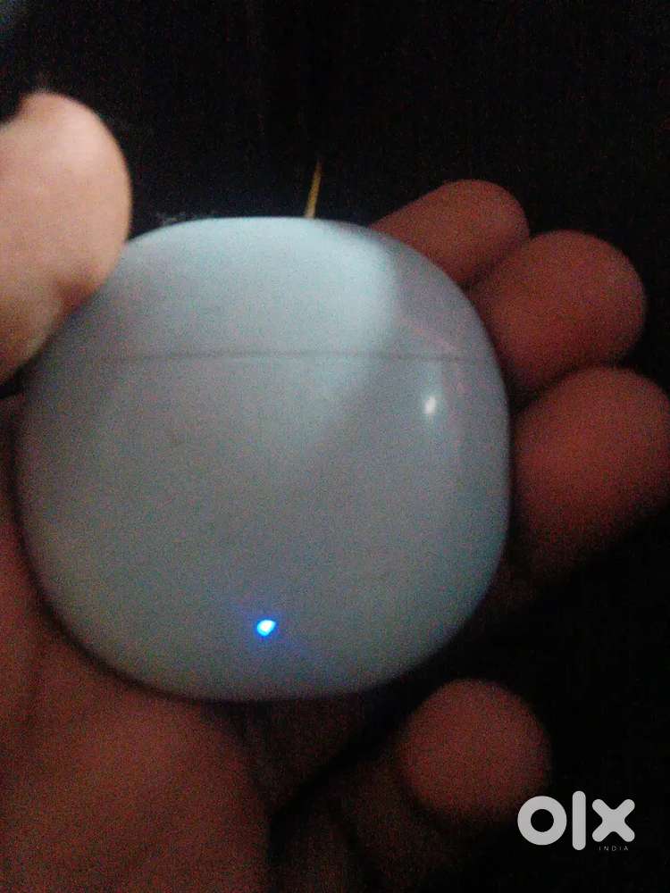 earbuds atom