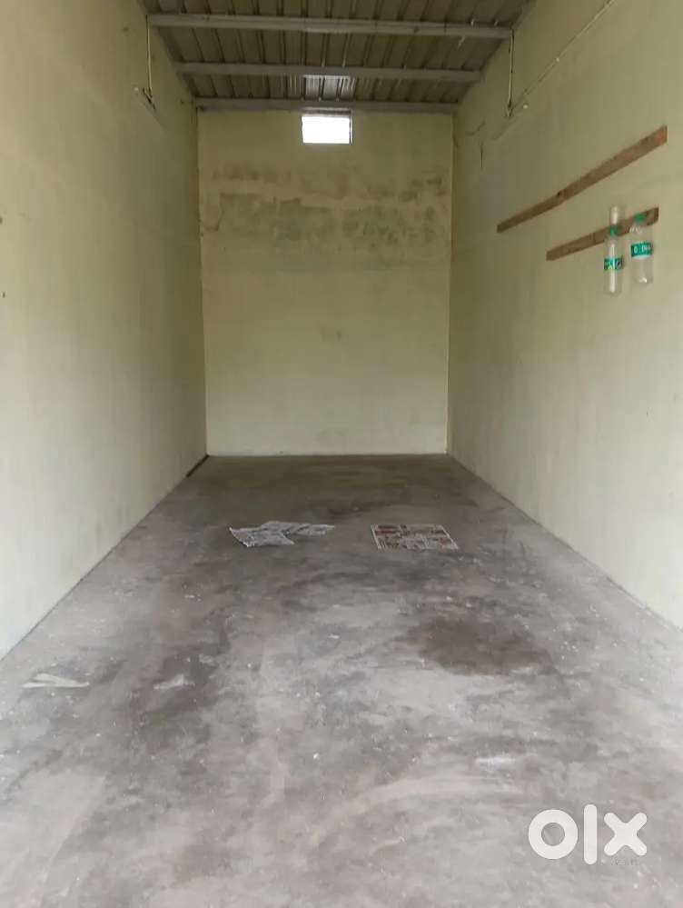 Commercial shop