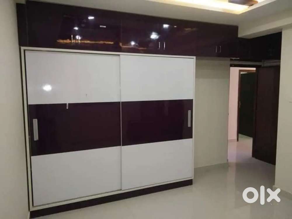 1/4 बीएचके फ्लैट में फर्नीचर कलर्स पीओपी ऐंड ओल वकॅ समाधान