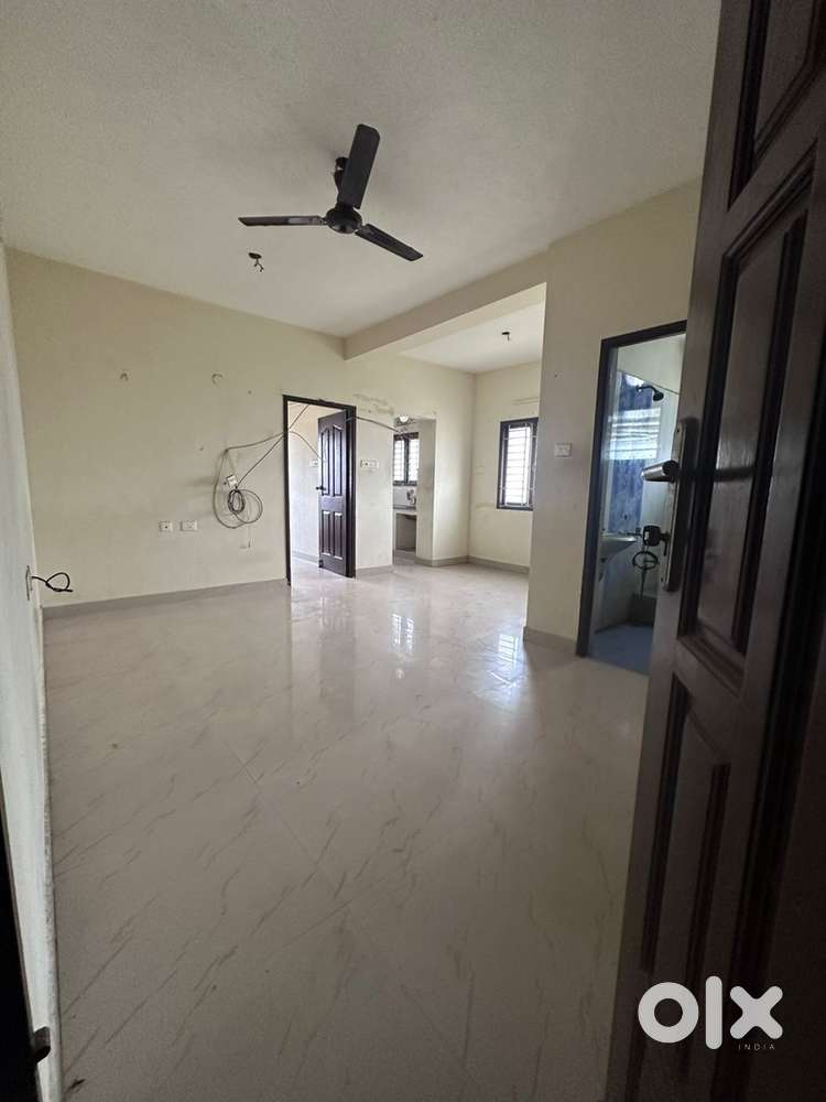 2bhk at 35 lakhs near Perumbakkam metro