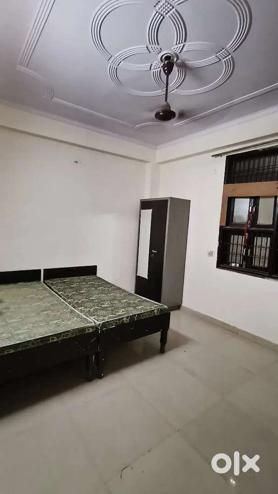 2BHK INDEPENDENT SEMI FURNISHED FLAT IN NEW ASHOK NAGAR NEAR BY METRO