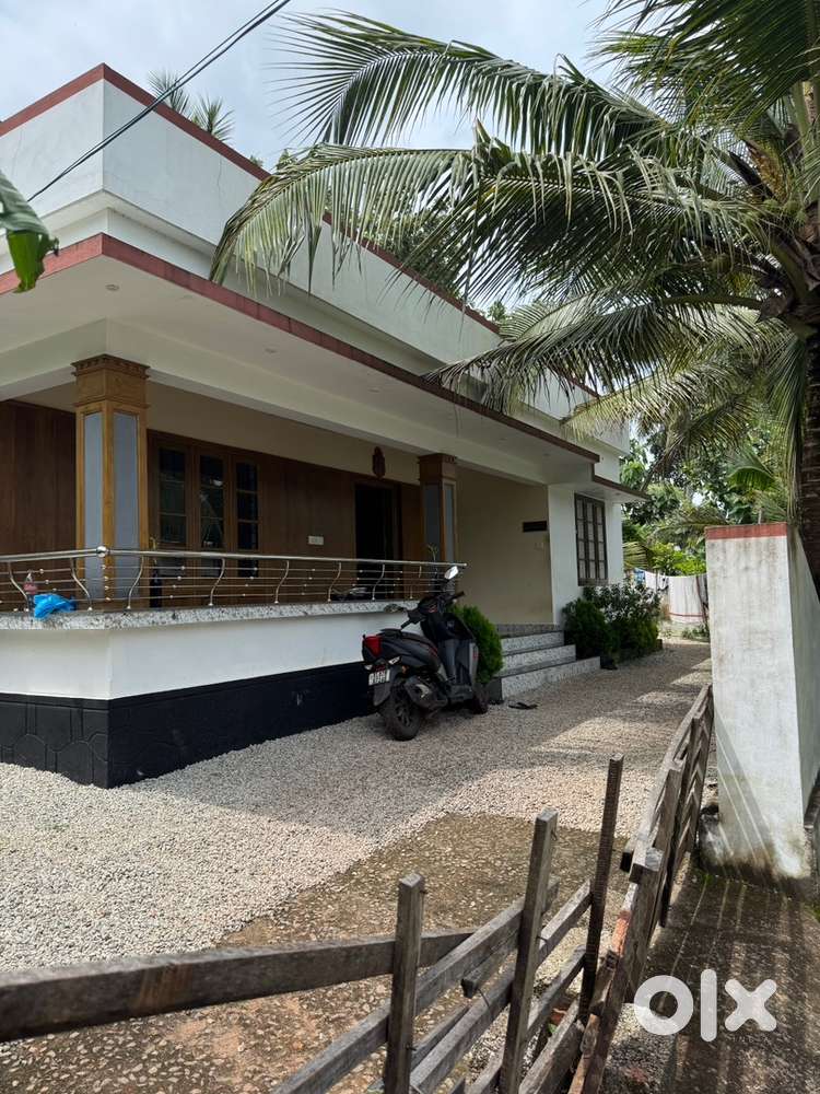 1400sqft house with 7cent plot for sale kundara