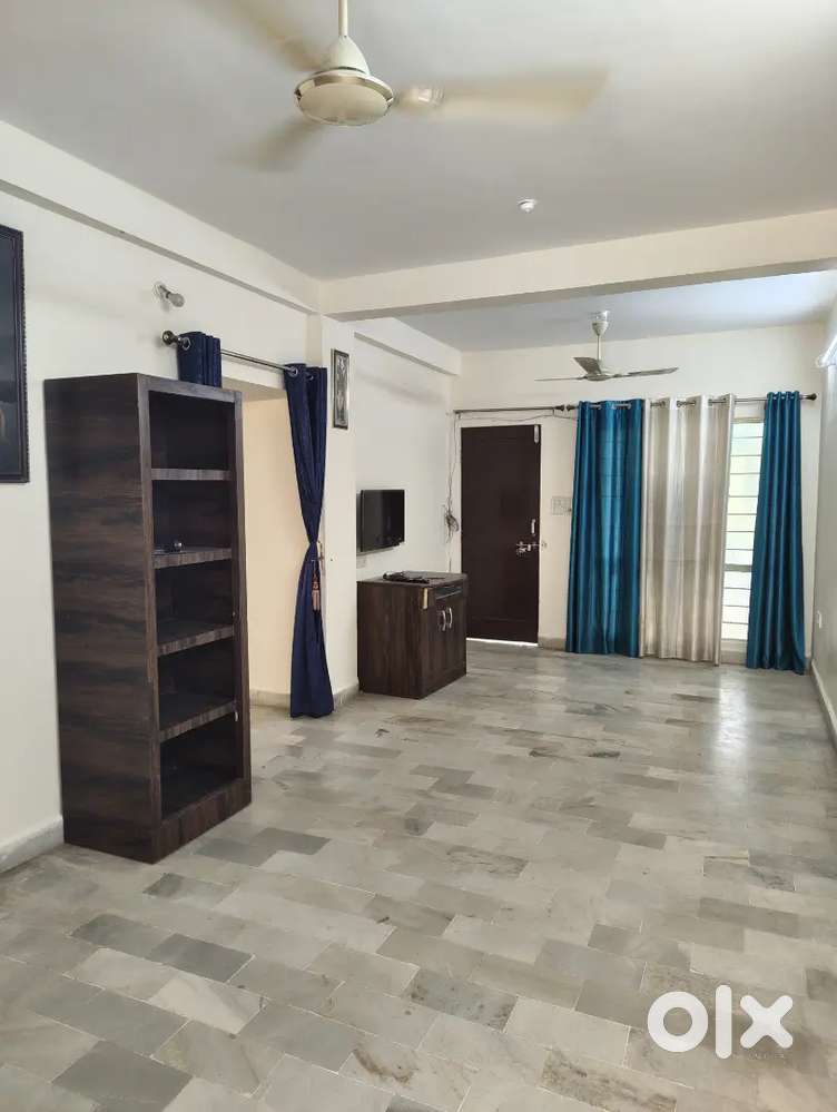 3 bhk flat for resale in e-7 Arera colony