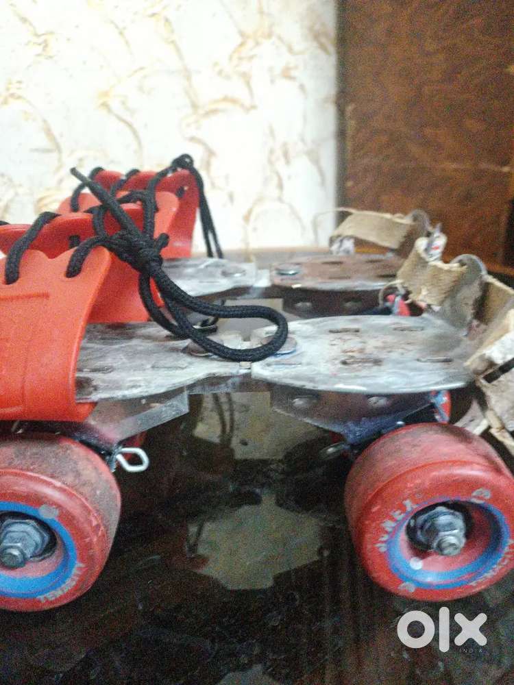 Skates for 6-8 or 9 year student