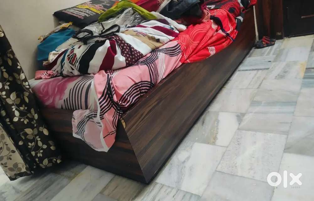 Single bed with storage