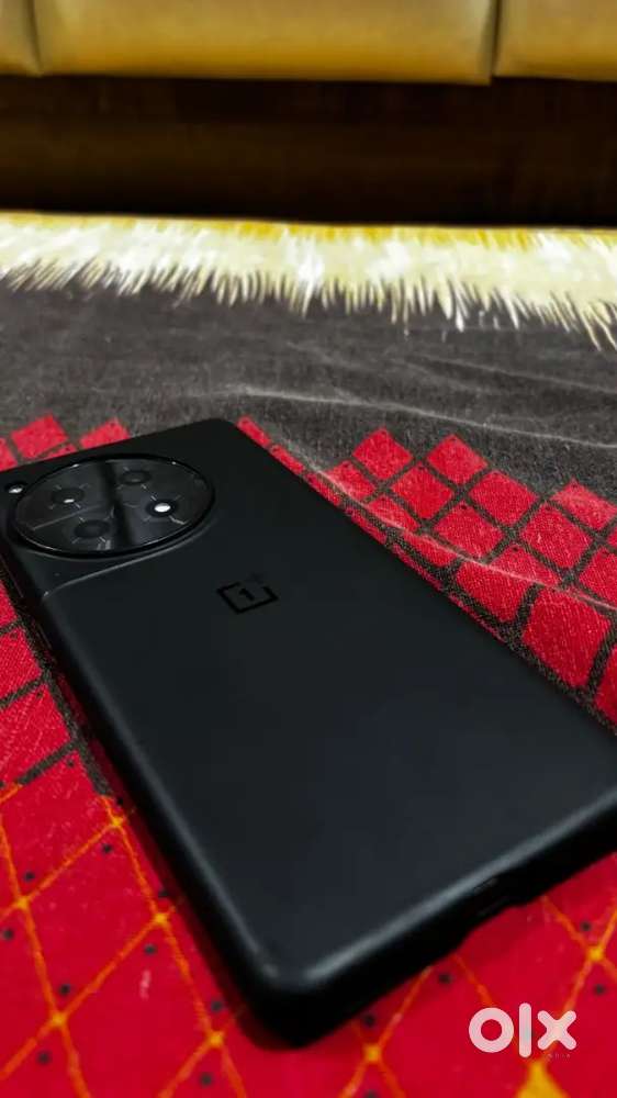 OnePlus 12 r