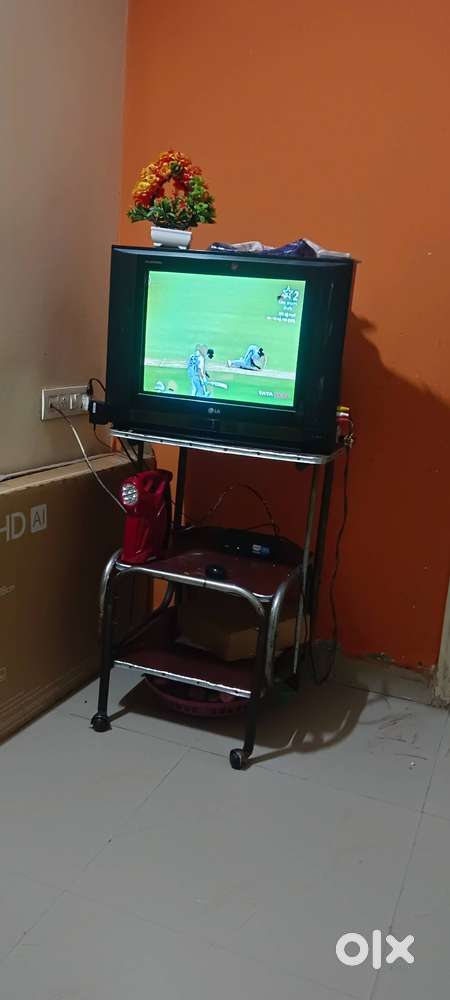 LG FLATRON TV In GOOD CONDITION