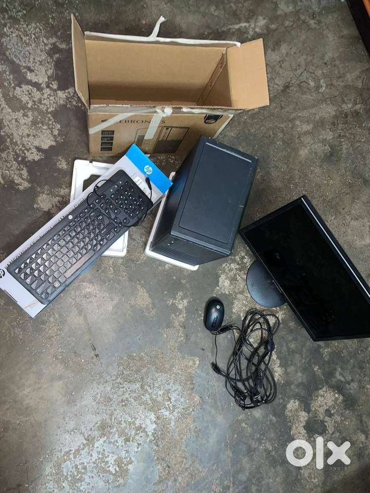 ONLY 15 DAYS USED! Selling a complete desktop computer set.