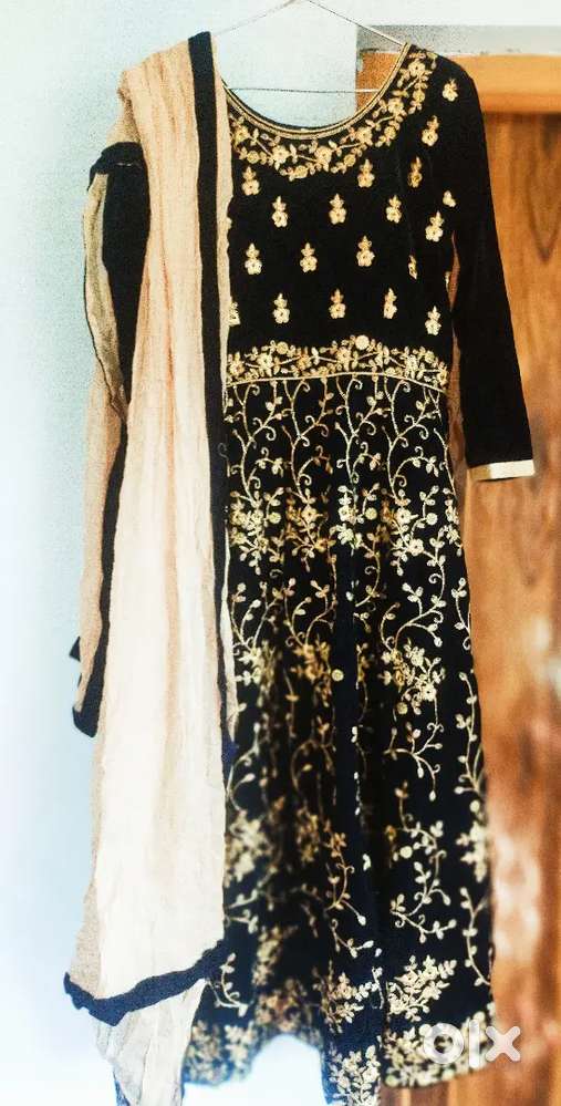 Elegant blue and golden velvet dress, worn once, like new
