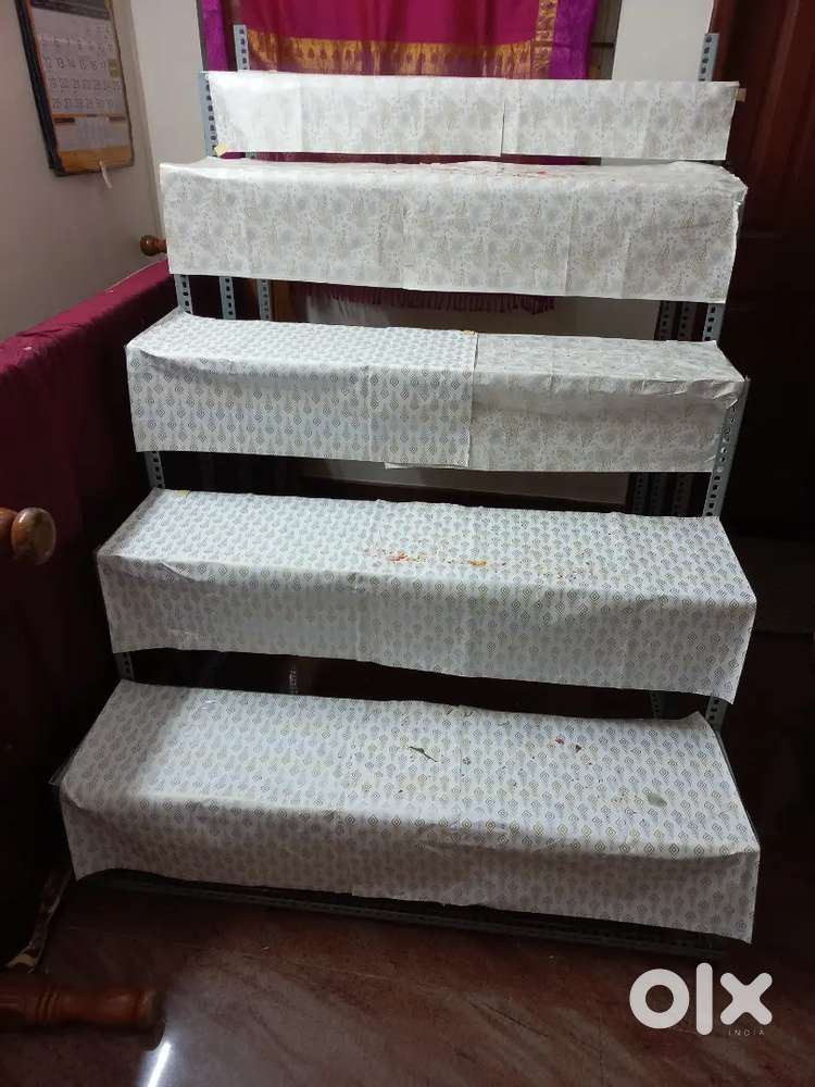 Metal Kolu Stand with 5 steps.(New One).