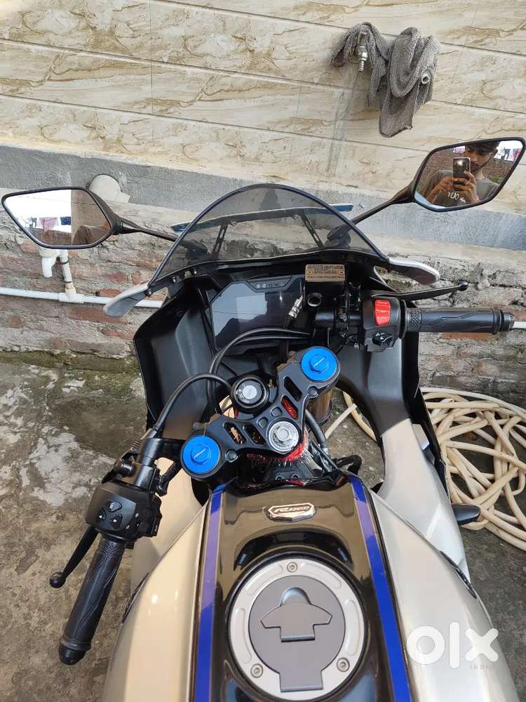 R15M Top Model shoroom condition hai 3800 chale hai only ppf or crash