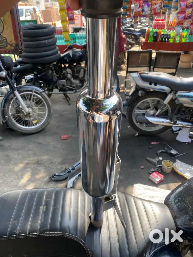 Bullet ka original silencer silmen company 1400 rupees ka aheya tha