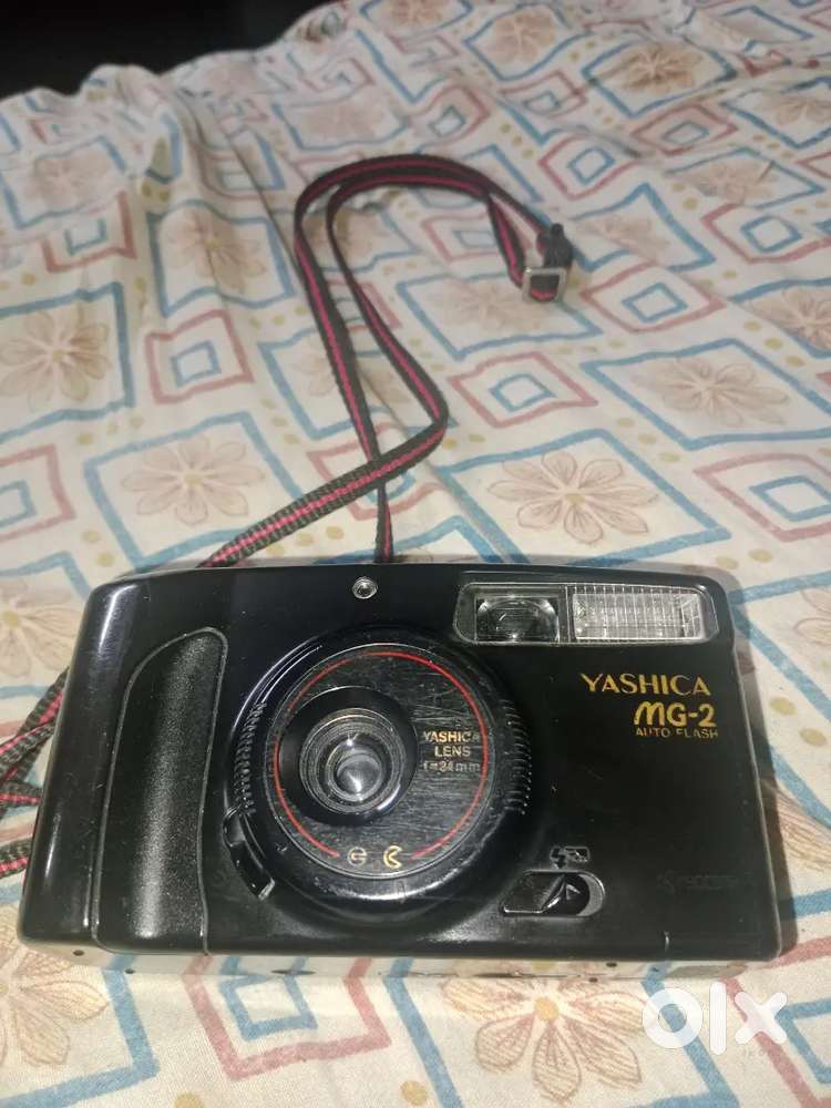 Yashica MG-2