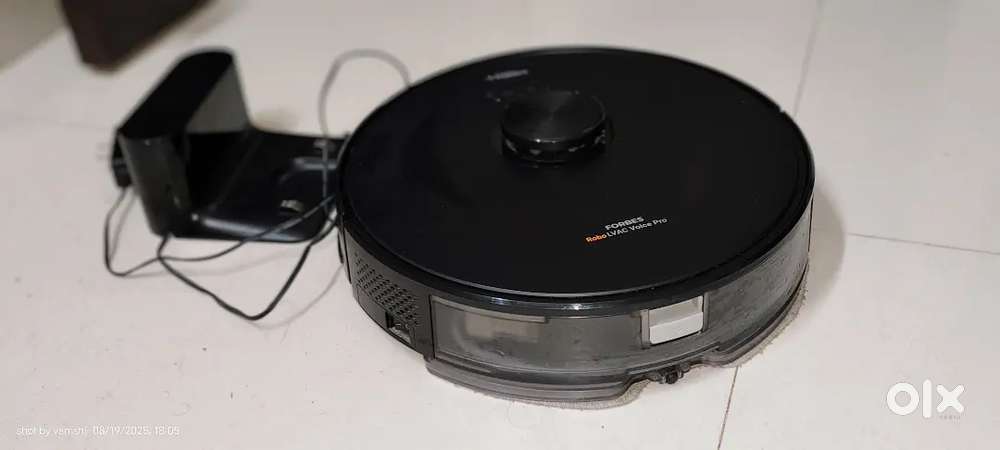 Eureka Forbes robo mop machine