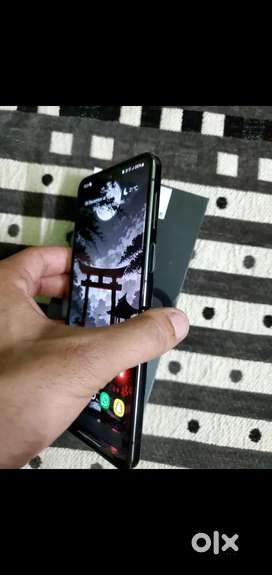 Samsung flip 4 1 year old not a single scratch