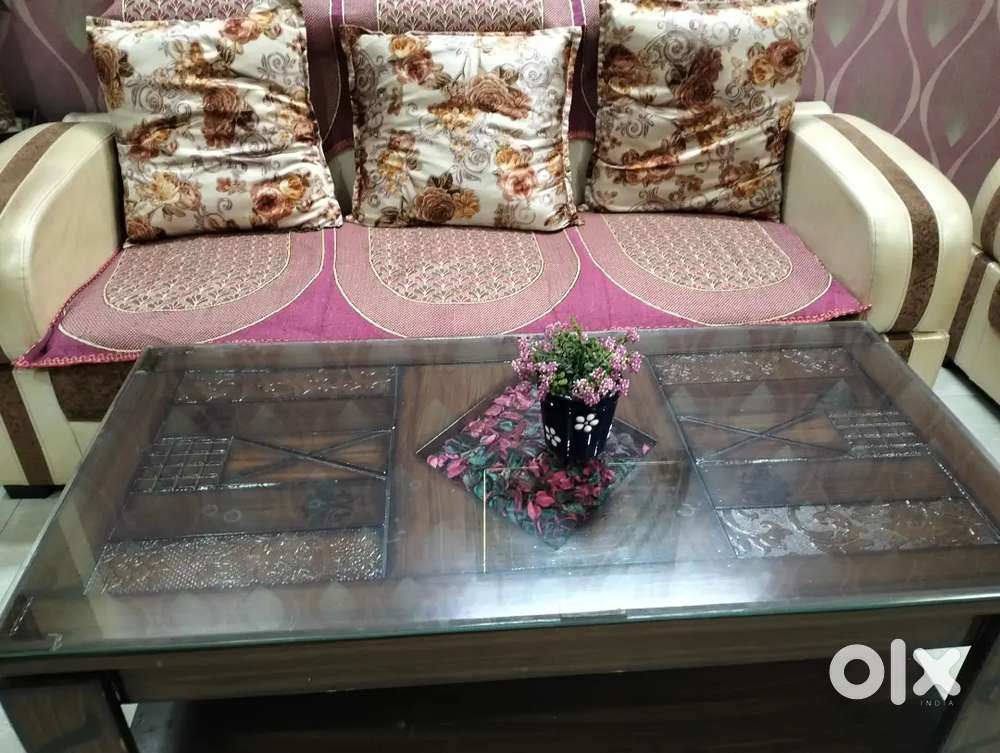 Sofa and center table