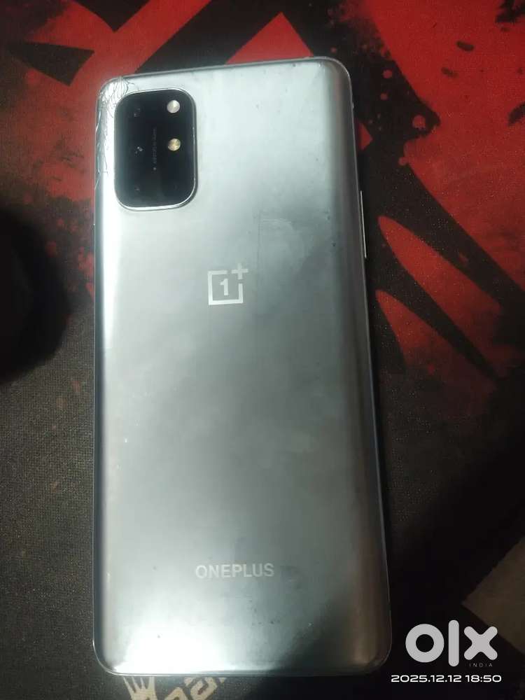 OnePlus 8t Android 14,12/256gb. With charger and box.