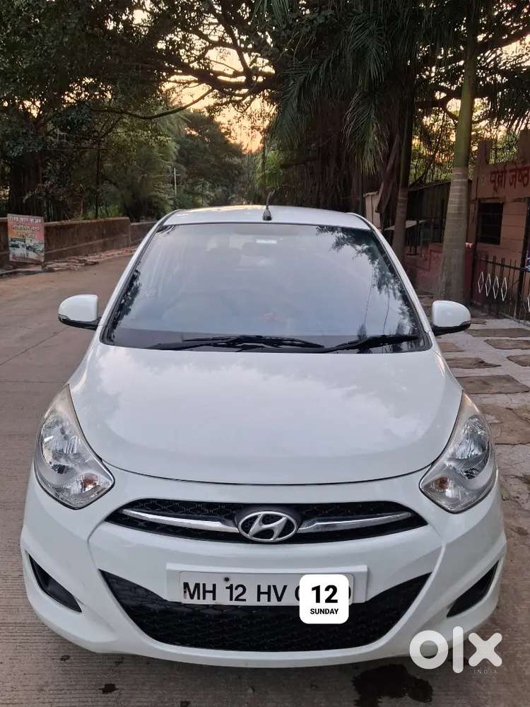 Hyundai i10 Sportz 2012 Petrol Well Maintained