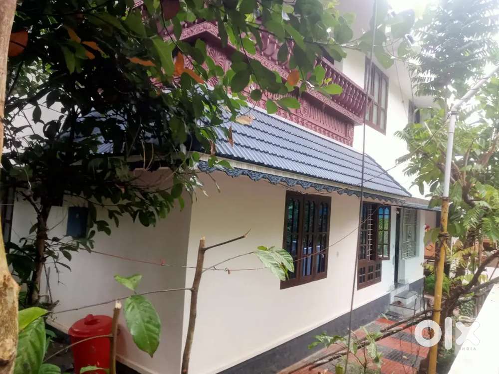 1900  sqft house 5 cent in main road kattakada neyyattinkara