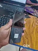 Samsung galaxy z flip 5[Black, 256gb, 8gb ram]
